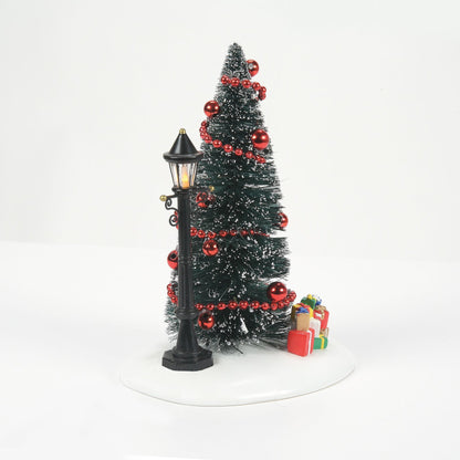 Lit Christmas Vignette | Department 56