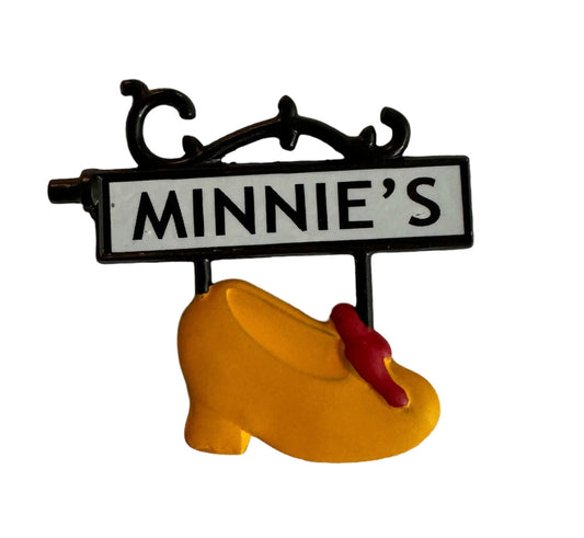 Minnie's Shoe Sign | Department 56